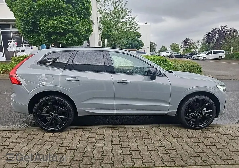 VOLVO XC 60 B5 B AWD Ultra Black Edition