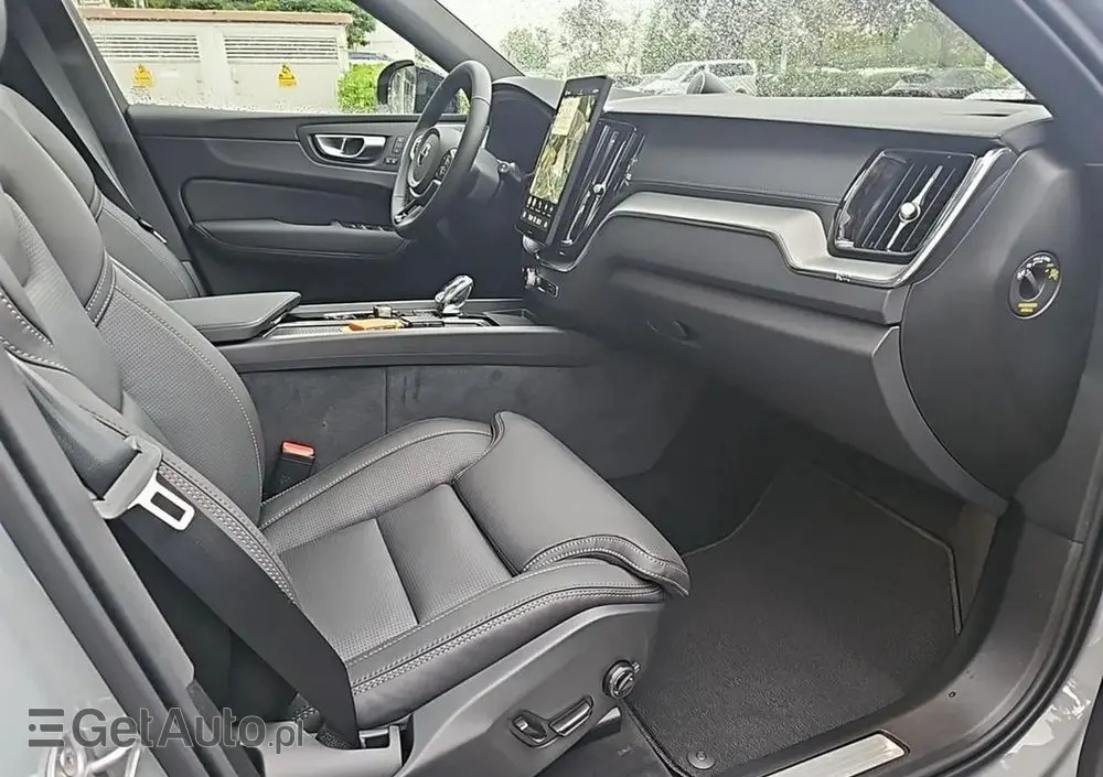 VOLVO XC 60 B5 B AWD Ultra Black Edition