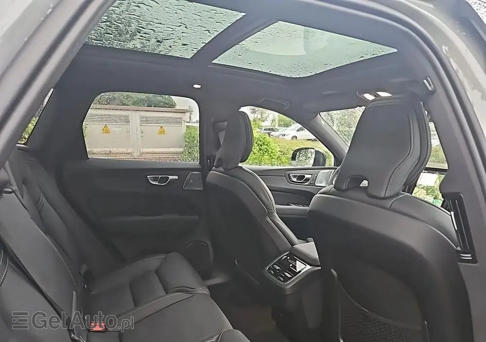 VOLVO XC 60 B5 B AWD Ultra Black Edition