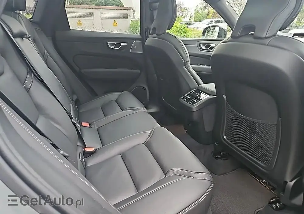 VOLVO XC 60 B5 B AWD Ultra Black Edition