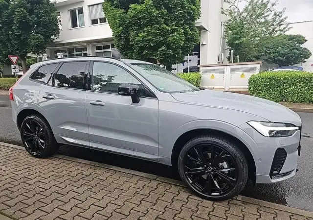 VOLVO XC 60 B5 B AWD Ultra Black Edition