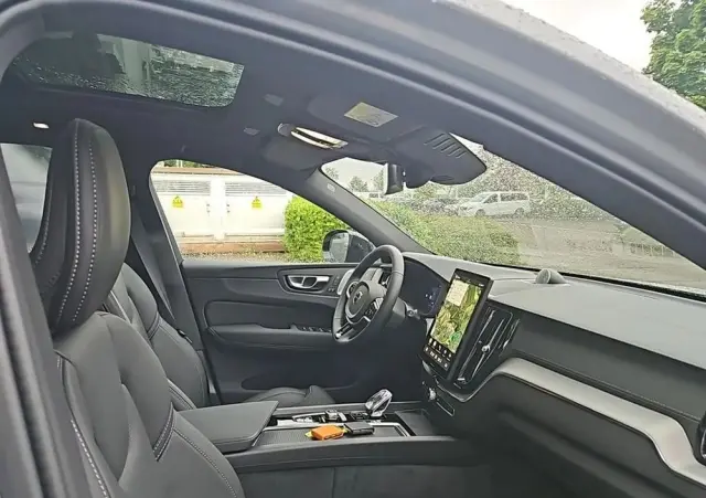 VOLVO XC 60 B5 B AWD Ultra Black Edition