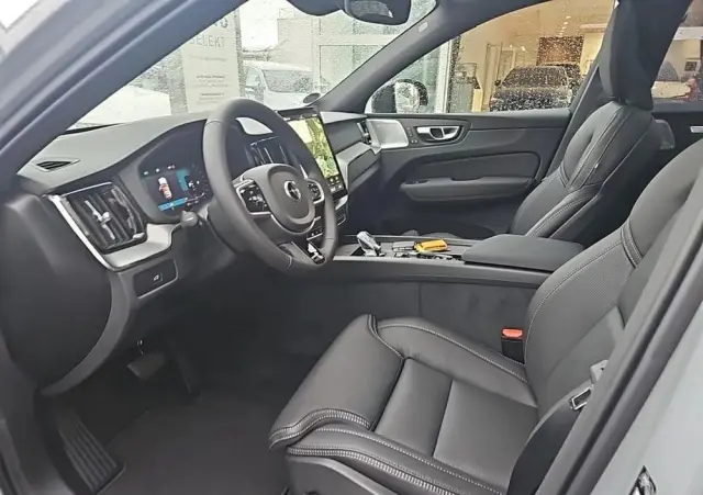 VOLVO XC 60 B5 B AWD Ultra Black Edition