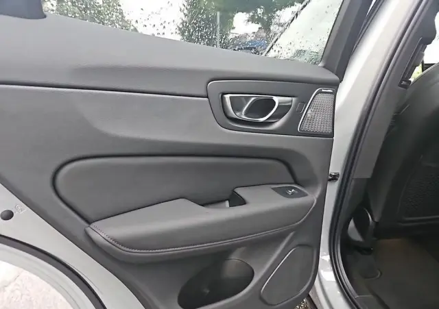 VOLVO XC 60 B5 B AWD Ultra Black Edition