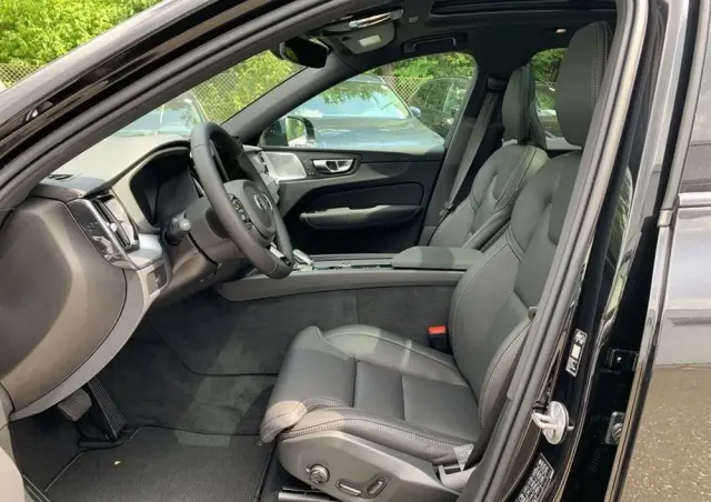 VOLVO XC 60 B5 B AWD Ultra Black Edition