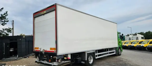 SCANIA G360 / KONTENER 8,5 M / ROLETA / OPONY 80% / AUTOMAT 