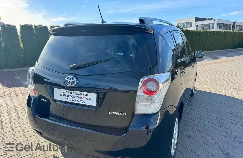 TOYOTA Verso 