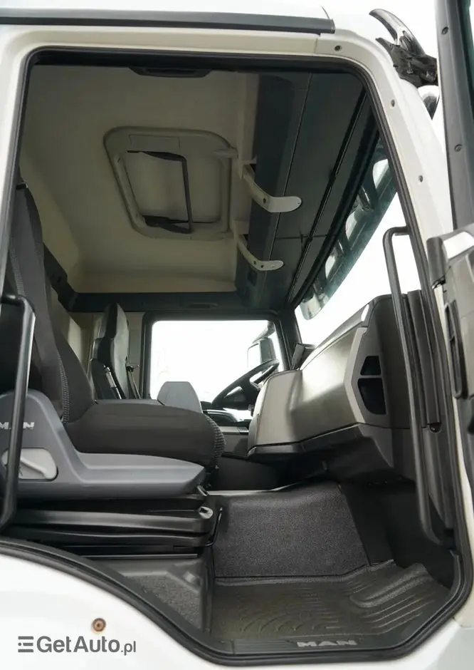 MAN TGS 32.400 / 8x4 / BETONOMIESZARKA LIEBHERR   / GRUSZKA 9 M3 / ALUFELGI / EURO 5 