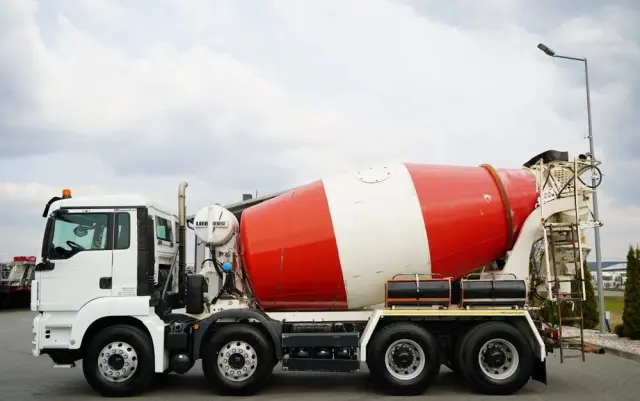 MAN TGS 32.400 / 8x4 / BETONOMIESZARKA LIEBHERR   / GRUSZKA 9 M3 / ALUFELGI / EURO 5 