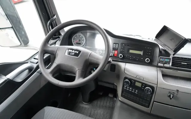 MAN TGS 32.400 / 8x4 / BETONOMIESZARKA LIEBHERR   / GRUSZKA 9 M3 / ALUFELGI / EURO 5 