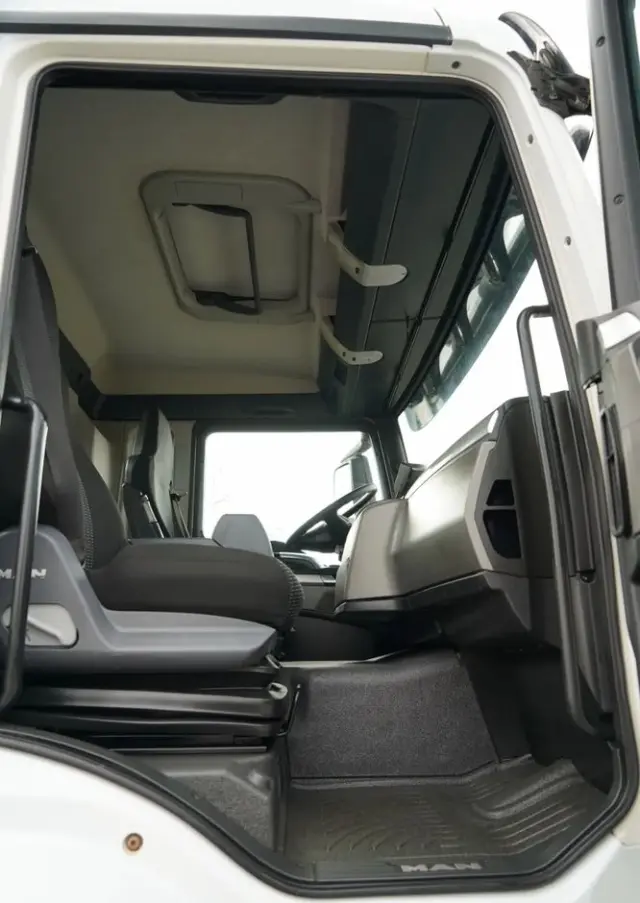 MAN TGS 32.400 / 8x4 / BETONOMIESZARKA LIEBHERR   / GRUSZKA 9 M3 / ALUFELGI / EURO 5 