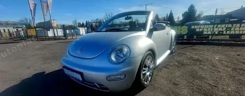 VOLKSWAGEN New Beetle 