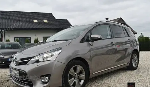 TOYOTA Verso 