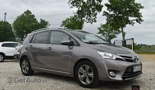 TOYOTA Verso 