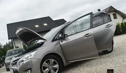 TOYOTA Verso 