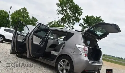 TOYOTA Verso 