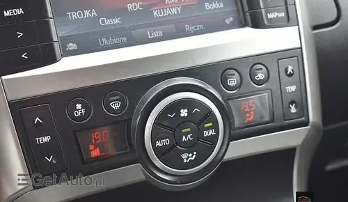 TOYOTA Verso 