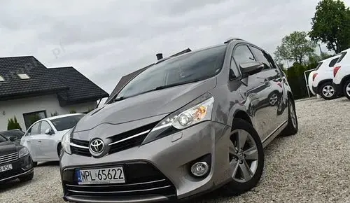 TOYOTA Verso 