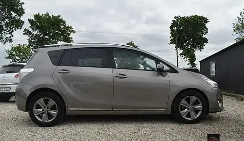 TOYOTA Verso 