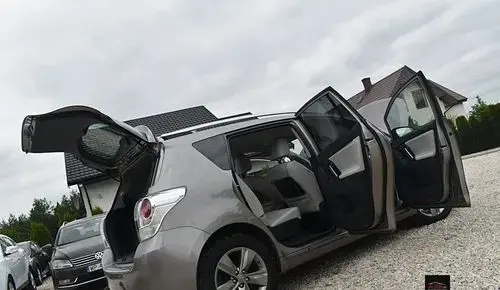 TOYOTA Verso 