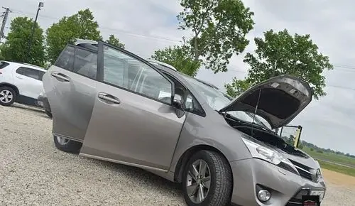 TOYOTA Verso 