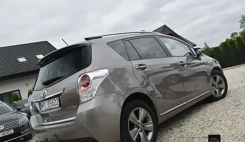 TOYOTA Verso 