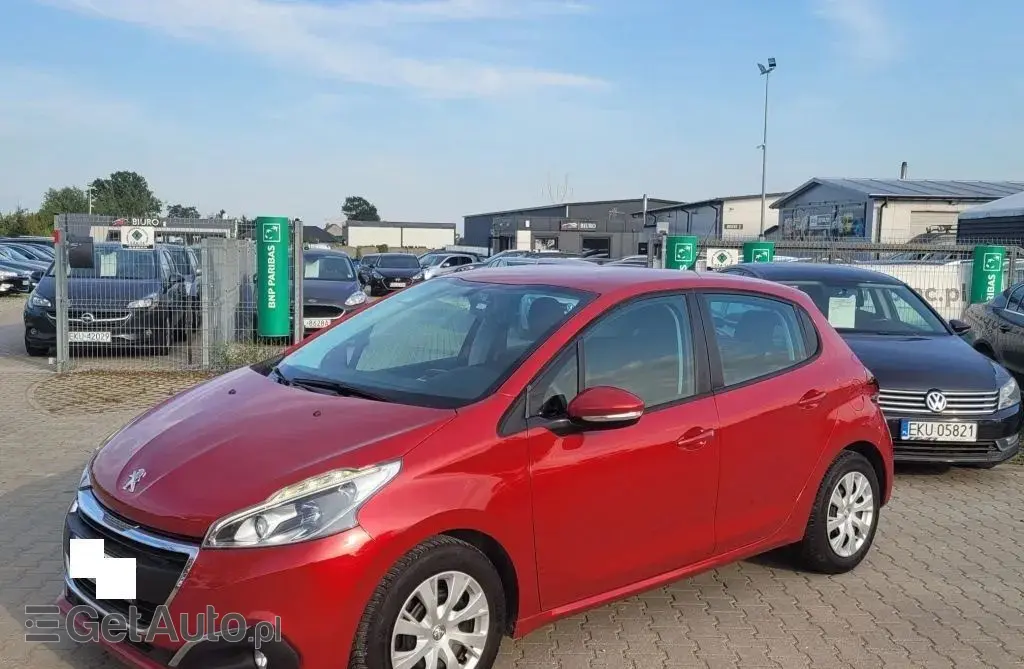 PEUGEOT 208 