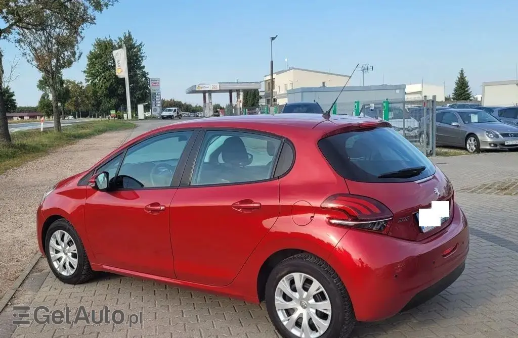PEUGEOT 208 