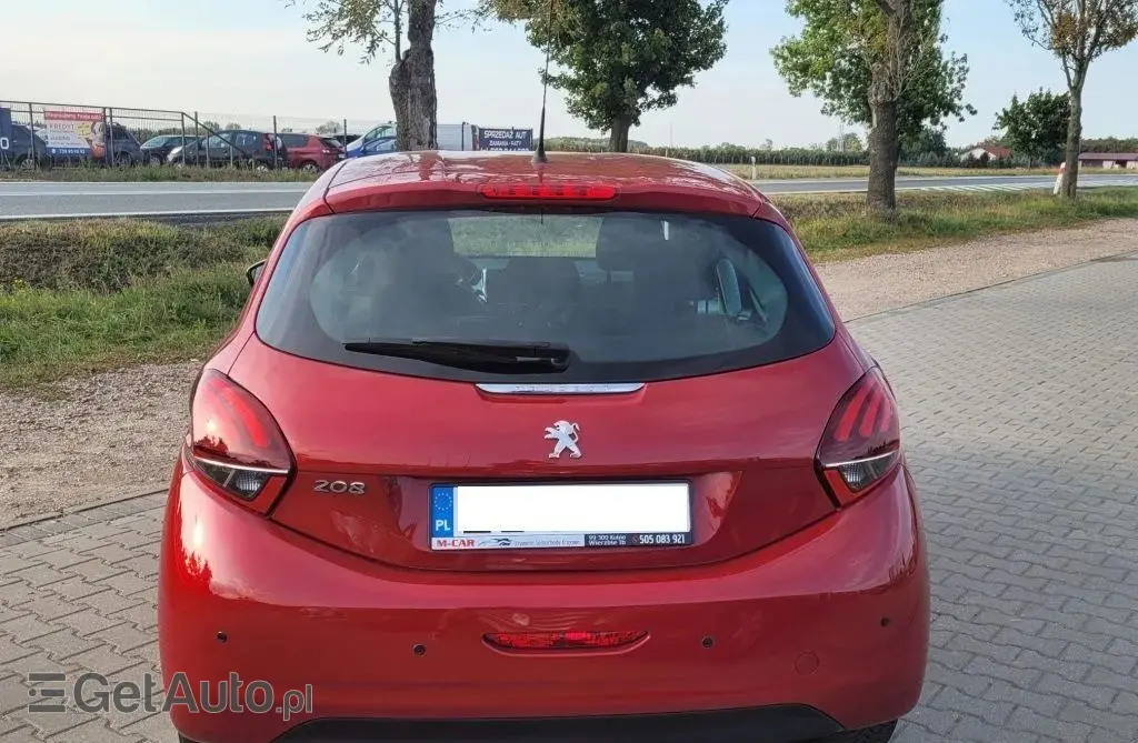 PEUGEOT 208 