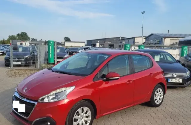 PEUGEOT 208 