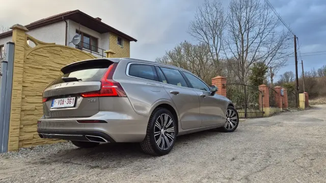 VOLVO V60 D4 SCR Inscription