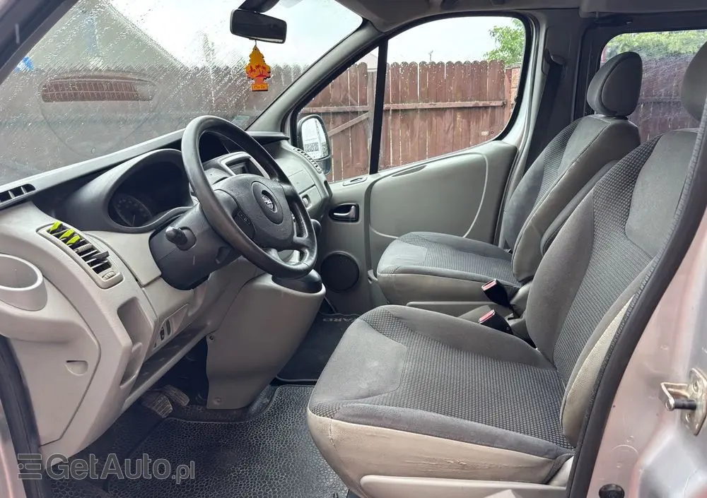 OPEL Vivaro 
