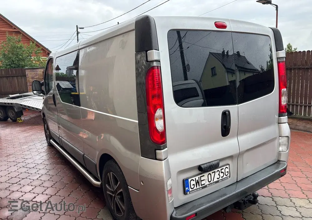 OPEL Vivaro 