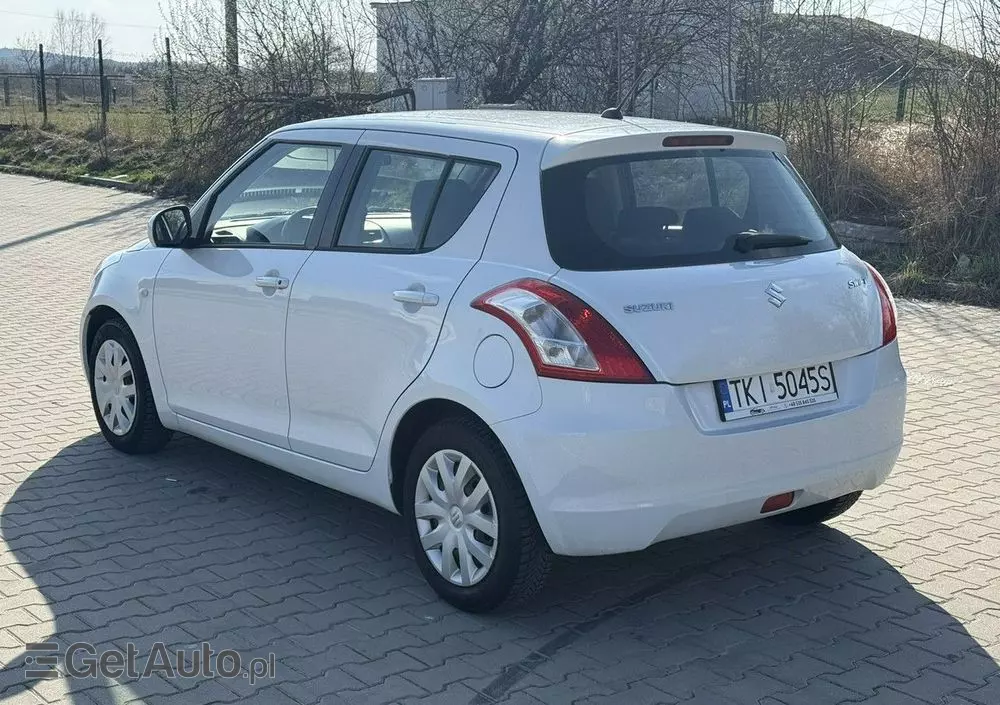SUZUKI Swift 
