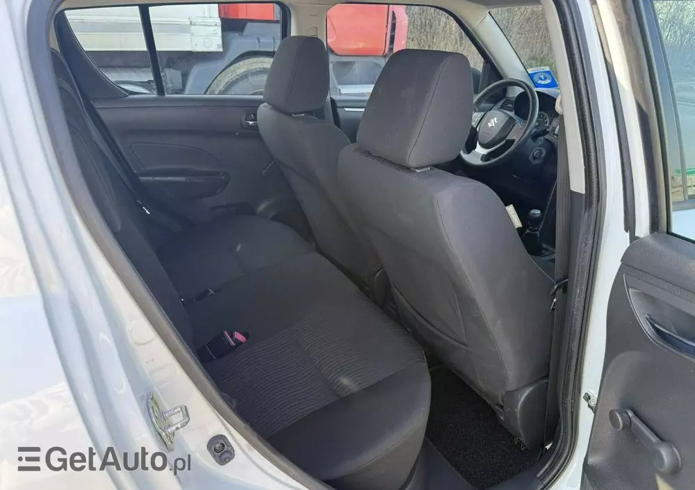 SUZUKI Swift 