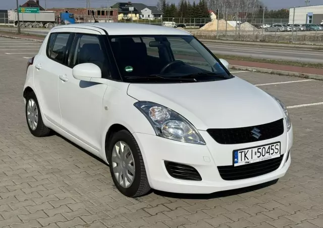 SUZUKI Swift 