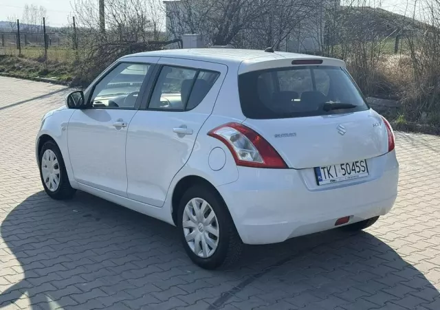 SUZUKI Swift 