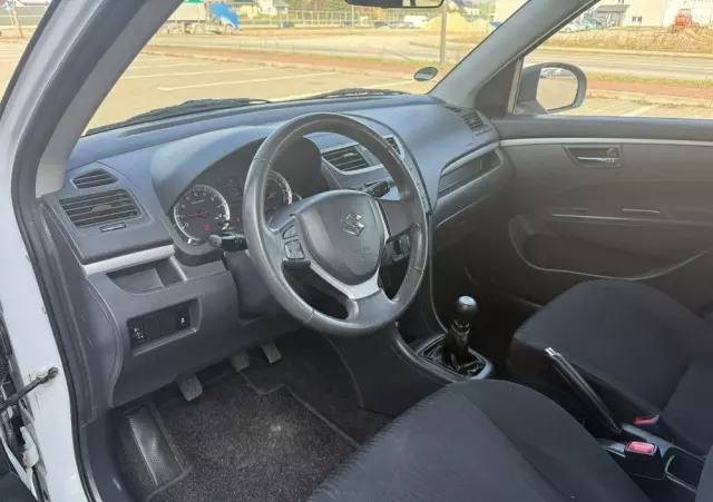 SUZUKI Swift 