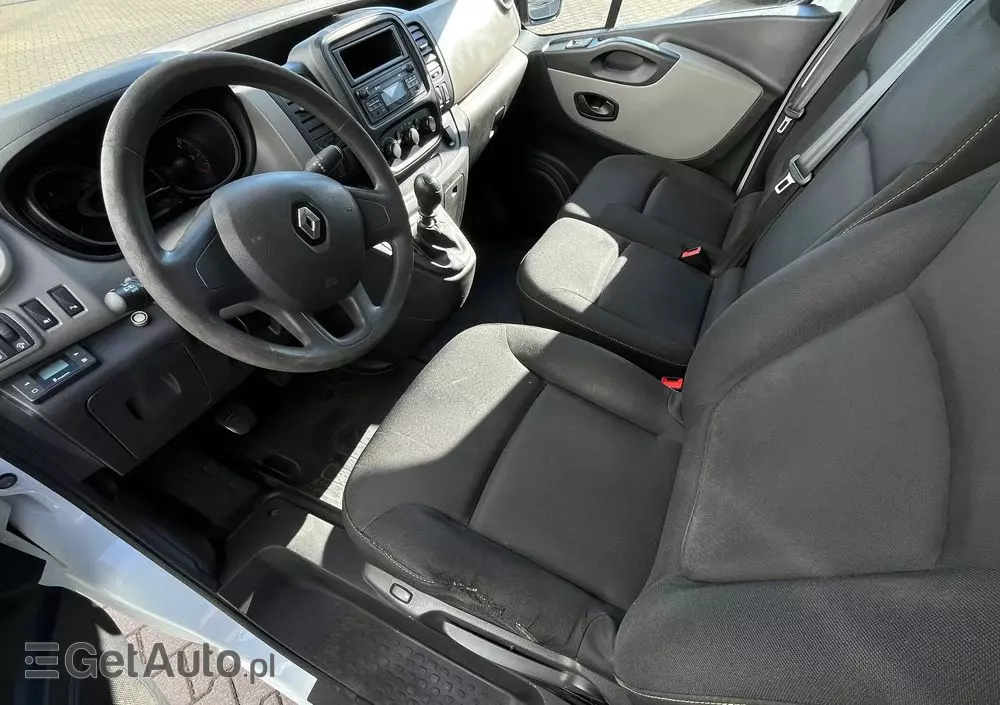 RENAULT Trafic 