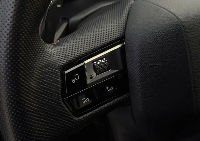 DS AUTOMOBILES DS 7 Crossback 2.0 BlueHDi Performance Line +