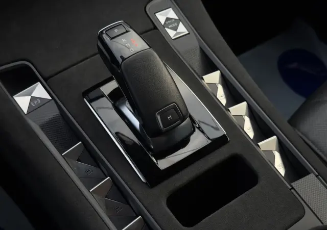 DS AUTOMOBILES DS 7 Crossback 2.0 BlueHDi Performance Line +