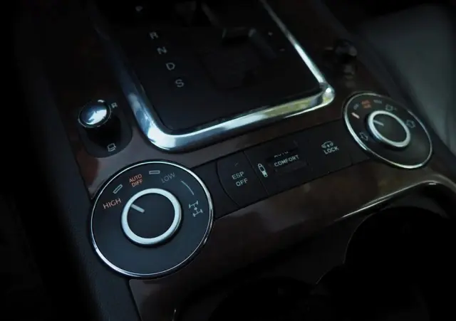 VOLKSWAGEN Touareg 3.0 V6 TDI DPF Automatik