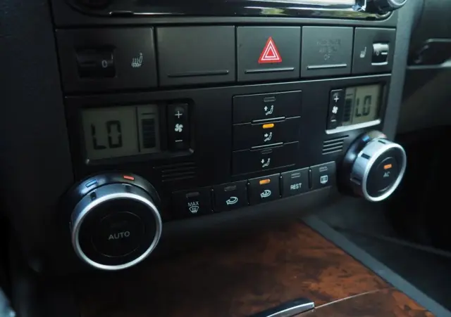 VOLKSWAGEN Touareg 3.0 V6 TDI DPF Automatik