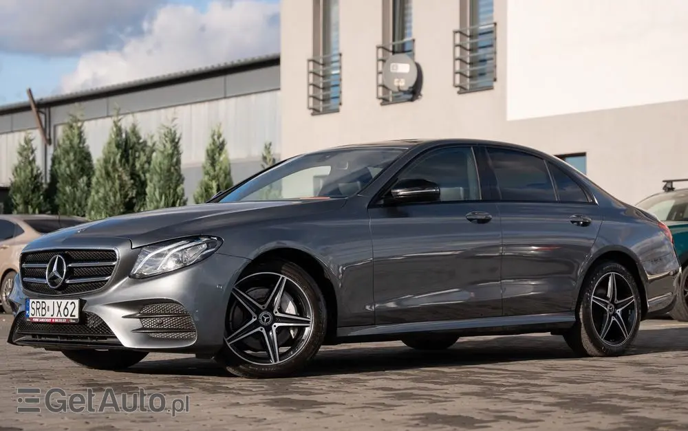 MERCEDES-BENZ Klasa E 220 d 9G-TRONIC AMG Line