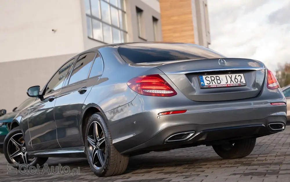 MERCEDES-BENZ Klasa E 220 d 9G-TRONIC AMG Line