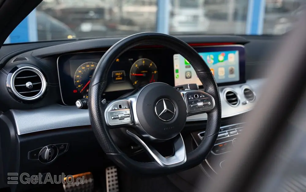 MERCEDES-BENZ Klasa E 220 d 9G-TRONIC AMG Line