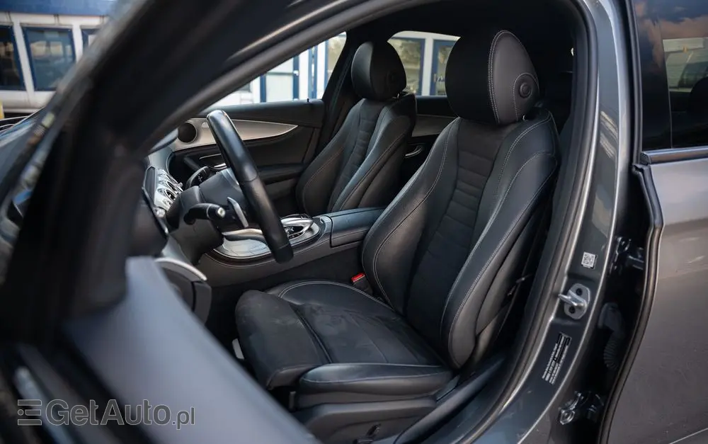 MERCEDES-BENZ Klasa E 220 d 9G-TRONIC AMG Line