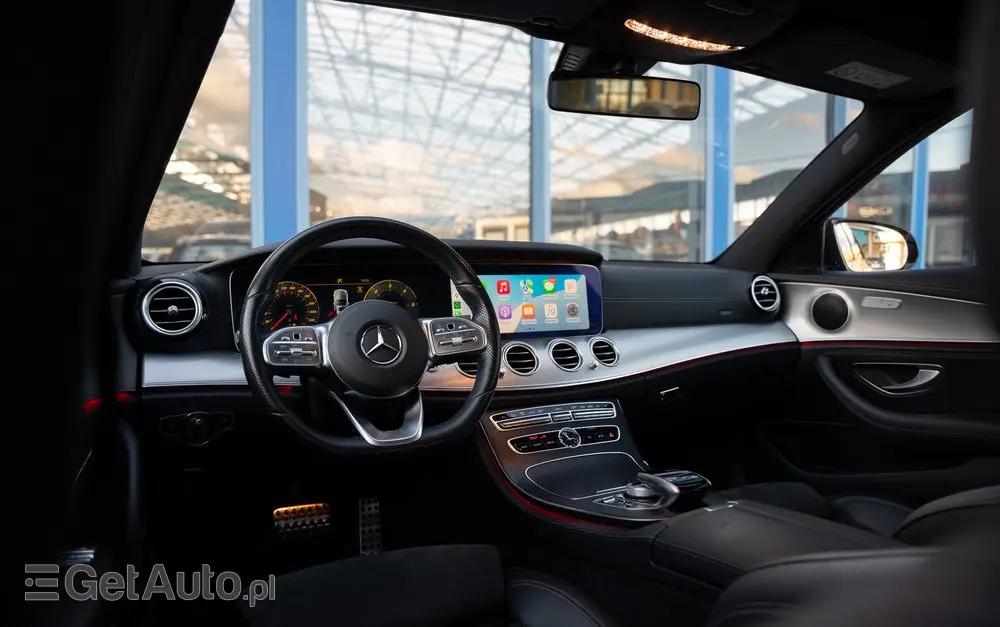 MERCEDES-BENZ Klasa E 220 d 9G-TRONIC AMG Line