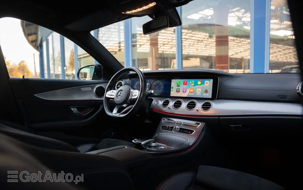 MERCEDES-BENZ Klasa E 220 d 9G-TRONIC AMG Line