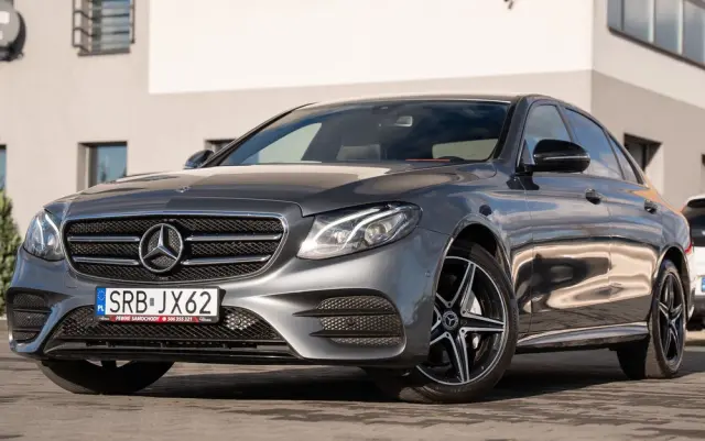 MERCEDES-BENZ Klasa E 220 d 9G-TRONIC AMG Line